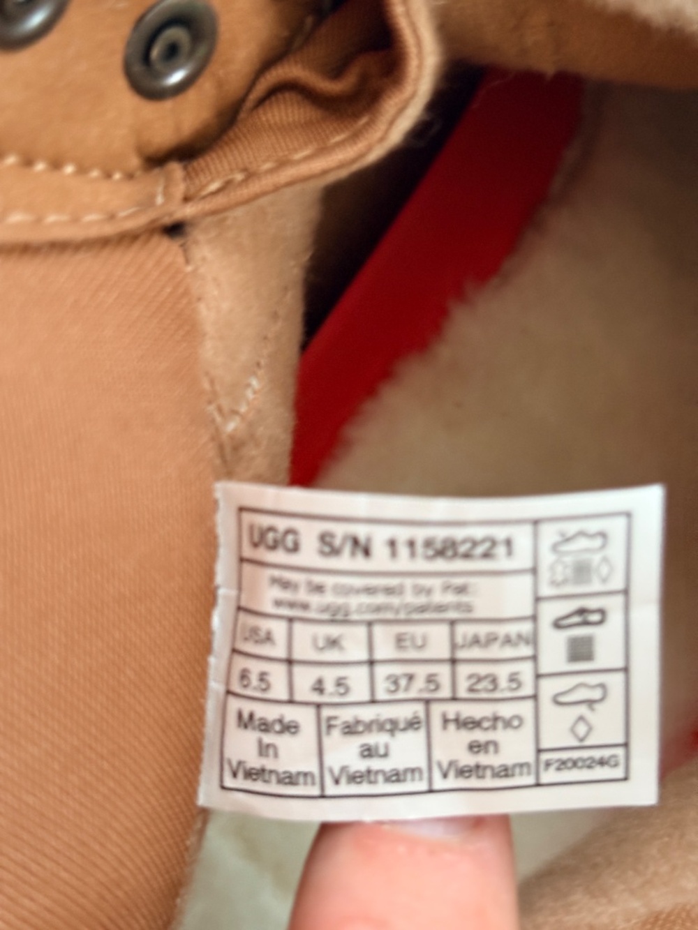 UGG bracken hiking boots feature chestnut suede uppers and vibrant red laces. - Picture 7 of 9